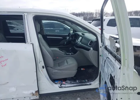 2015 Toyota Highlander Xle V6 z USA, uszkodzony, nr VIN 5TDJKRFH2FS152612